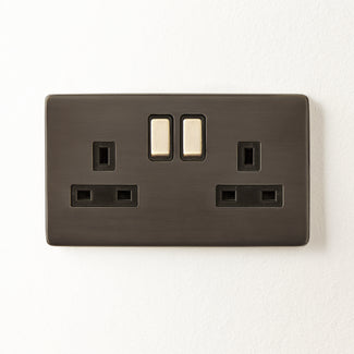 Double Florence plug socket in bronze
