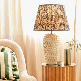 Rechargeable Stucco table lamp in stone ceramic