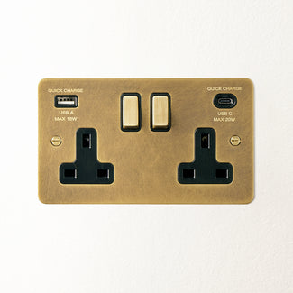 Lucian double socket with USB type A & C with black inserts in aged brass