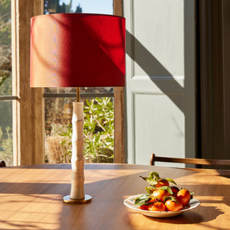 Bissetii rechargeable table lamp in white marble