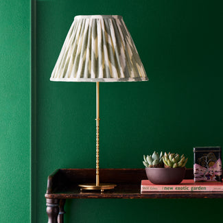 Valentin rechargeable table lamp in brass